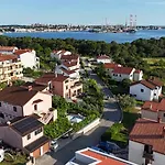 Apartman Pula, Istria 18 *