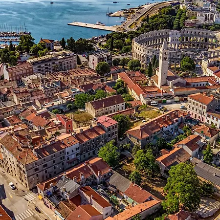Pula, Istria 18 * Póla