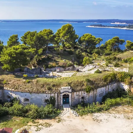 Pula, Istria 18 דירה *